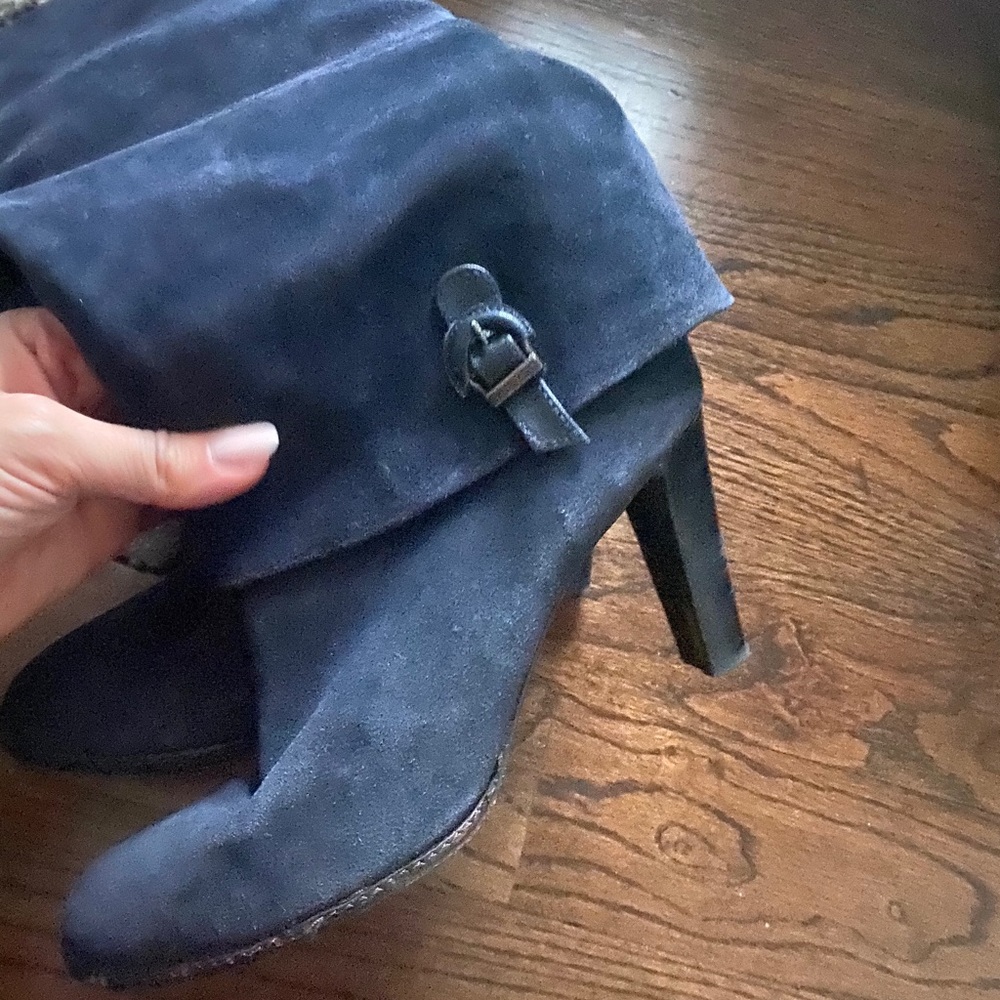 Women’s size 71/2 blk suede used cuff boots 👢